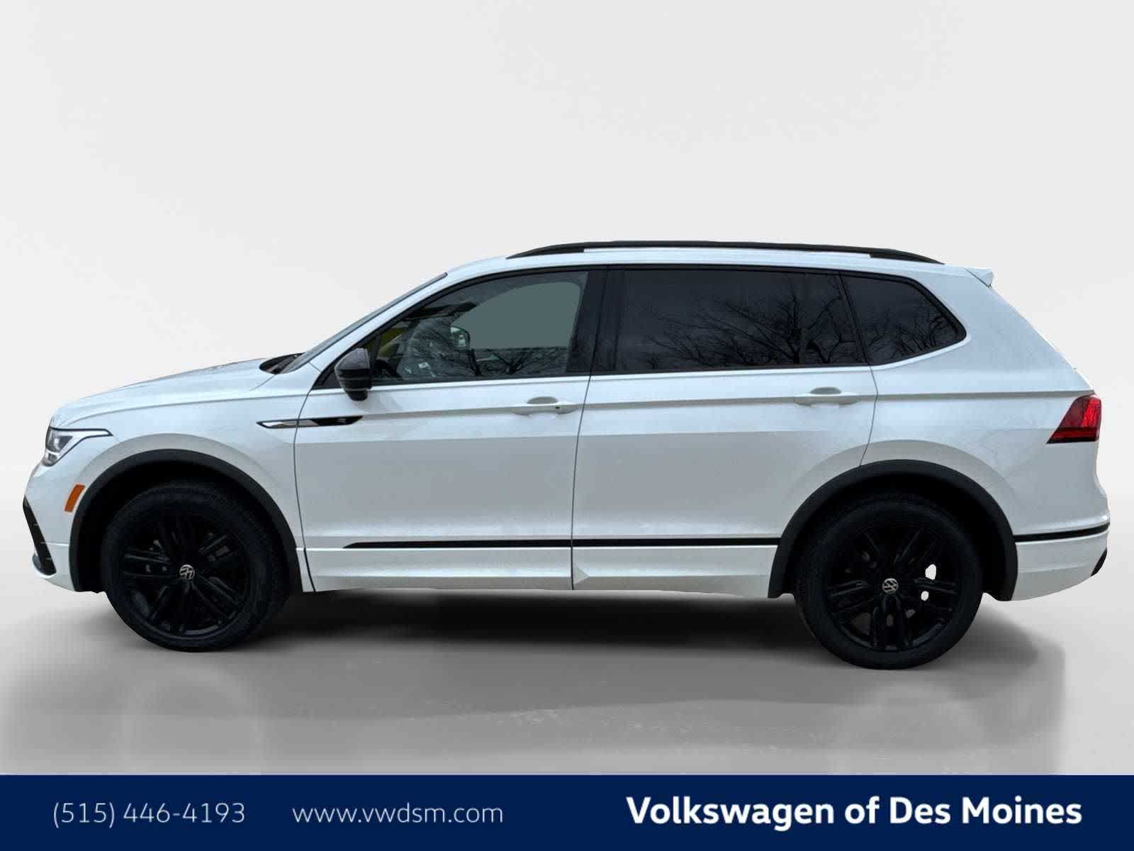 Thumbnail: 2022 Volkswagen Tiguan - 3
