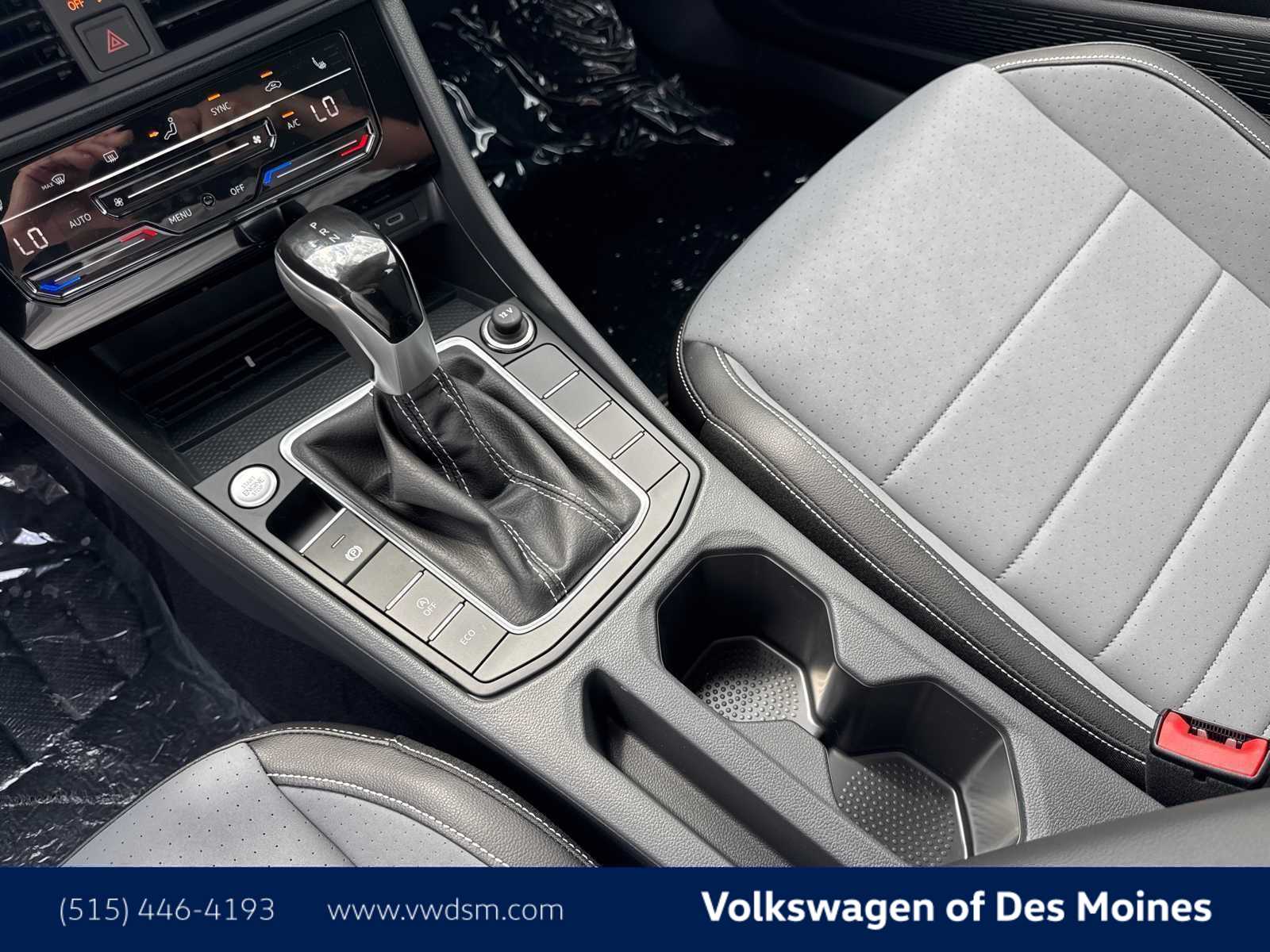 Thumbnail: 2025 Volkswagen Jetta - 16