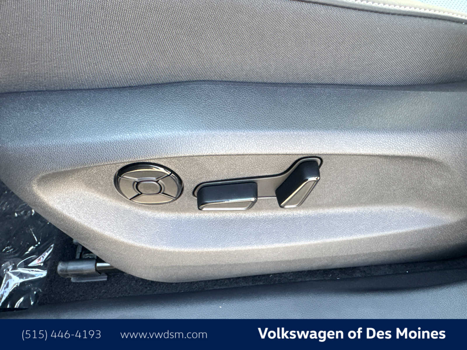 Thumbnail: 2025 Volkswagen Tiguan - 24