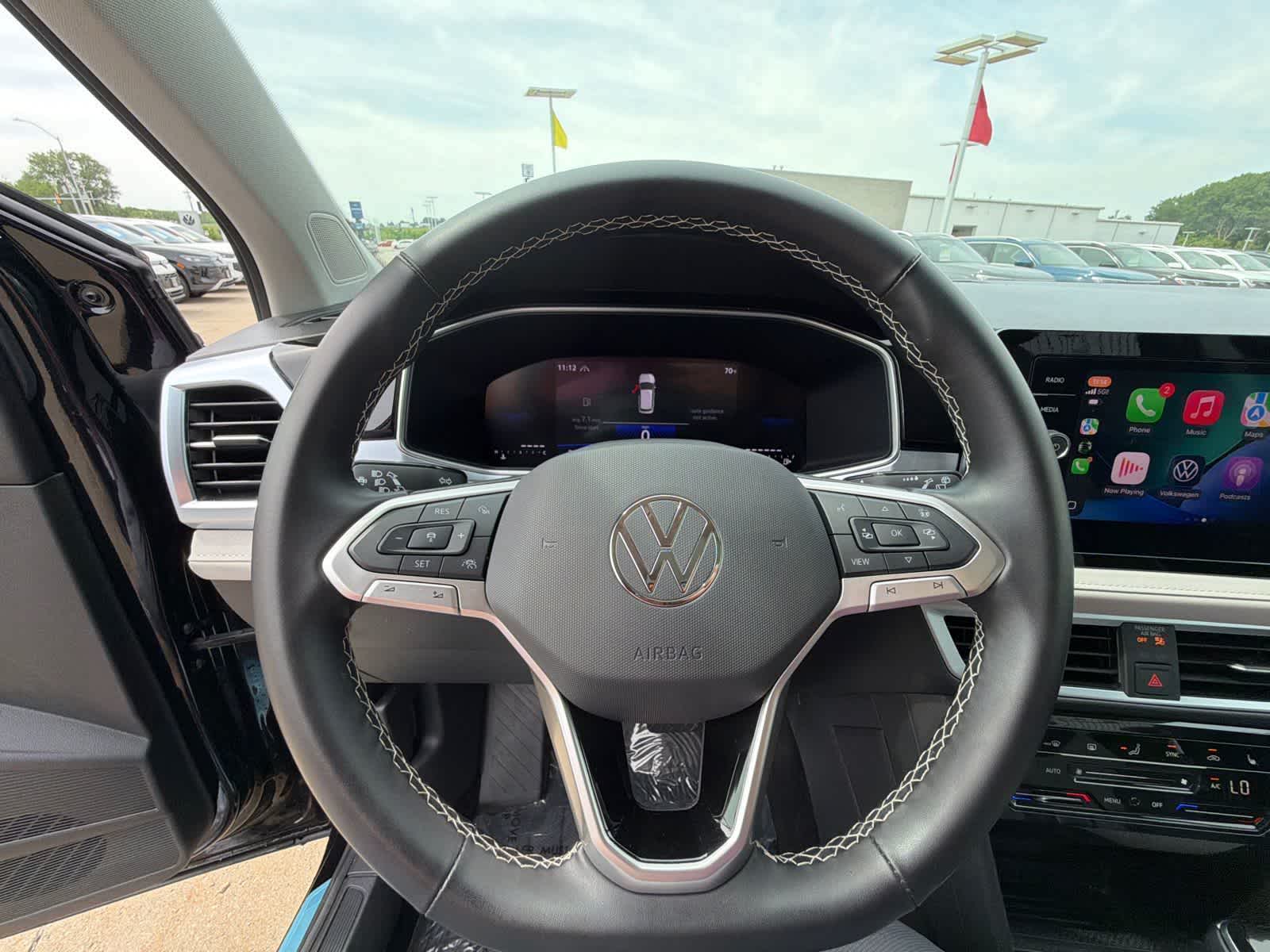 Thumbnail: 2025 Volkswagen Taos - 15