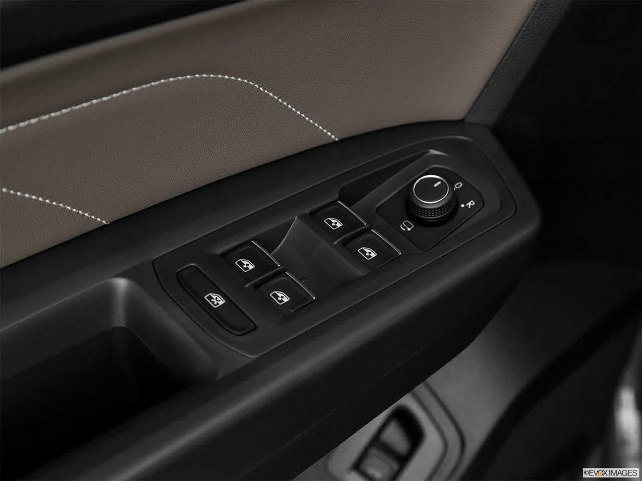 Thumbnail: 2021 Volkswagen Atlas - 24