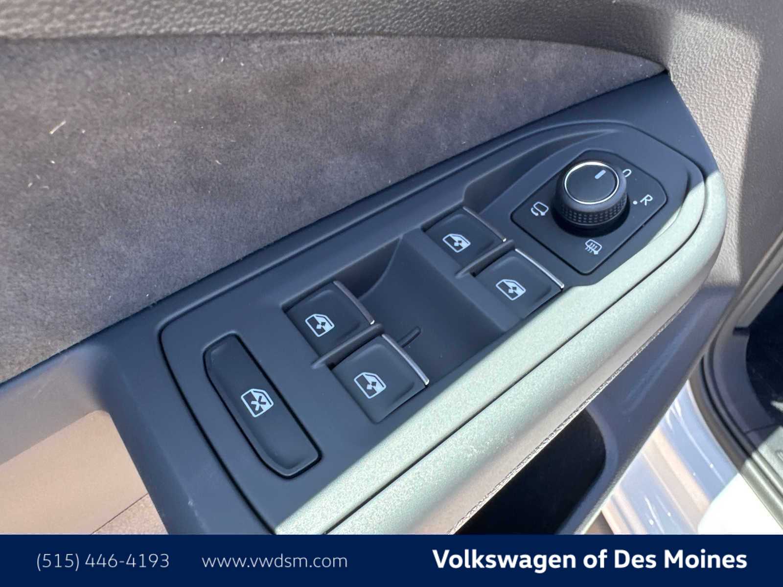 Thumbnail: 2025 Volkswagen Golf - 23