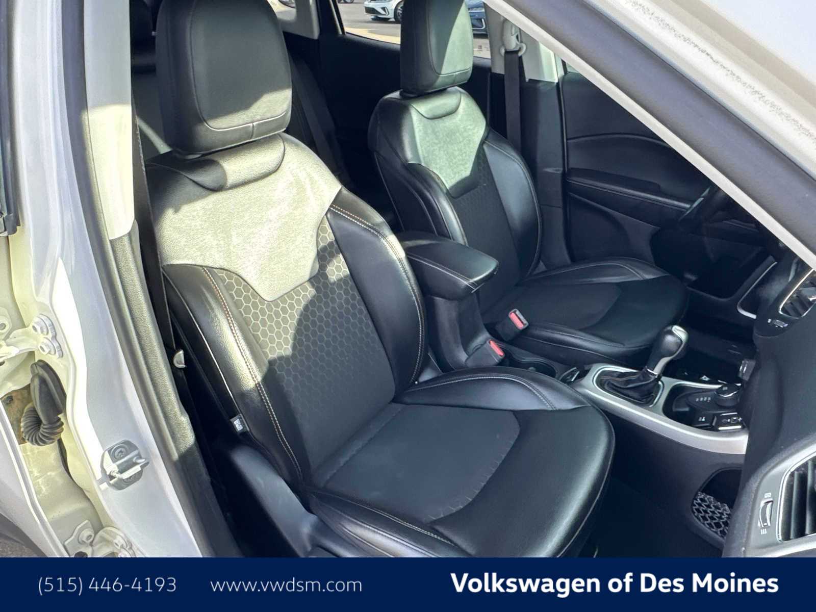 Thumbnail: 2020 Jeep Compass - 14