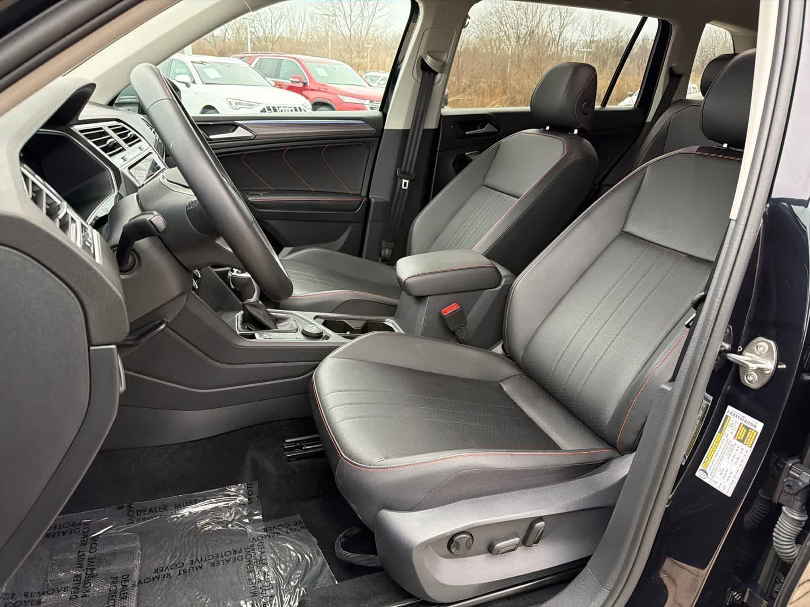 Thumbnail: 2024 Volkswagen Tiguan - 11