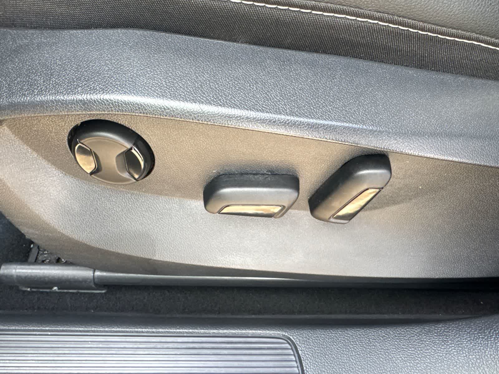 Thumbnail: 2023 Volkswagen Taos - 24