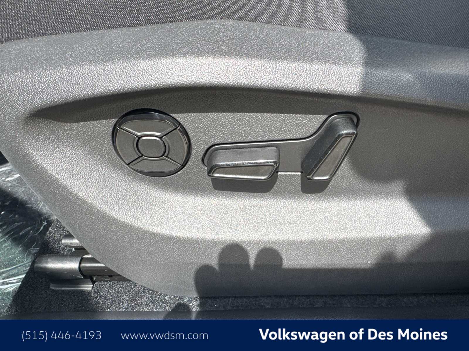 Thumbnail: 2025 Volkswagen Tiguan - 24