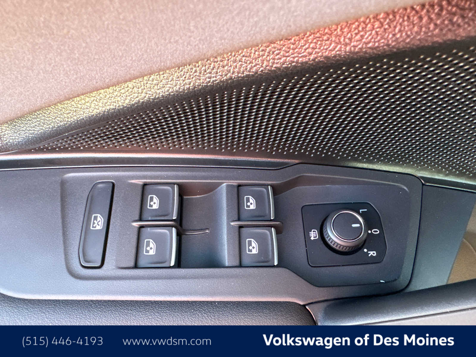 Thumbnail: 2025 Volkswagen Tiguan - 23