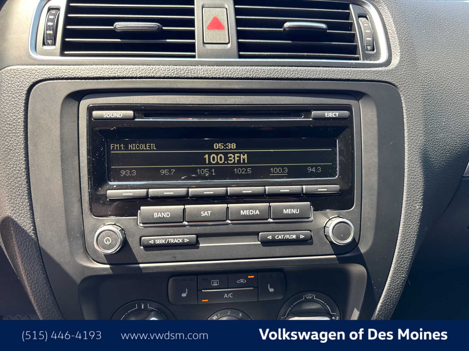 Thumbnail: 2014 Volkswagen Jetta - 17