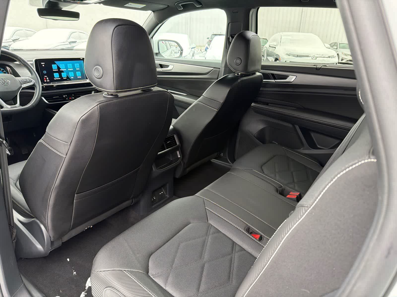 Thumbnail: 2025 Volkswagen Atlas - 13