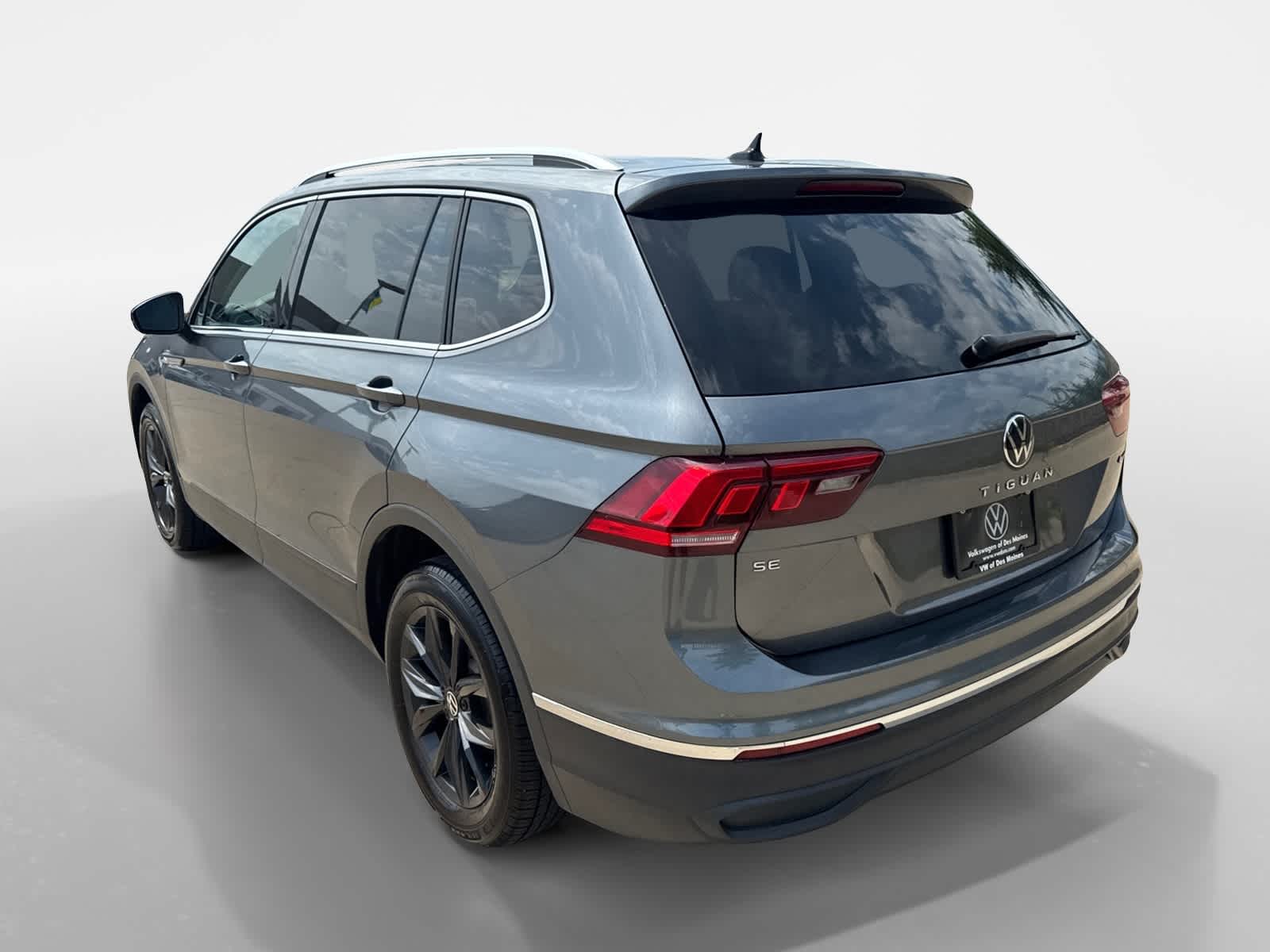 Thumbnail: 2024 Volkswagen Tiguan - 4