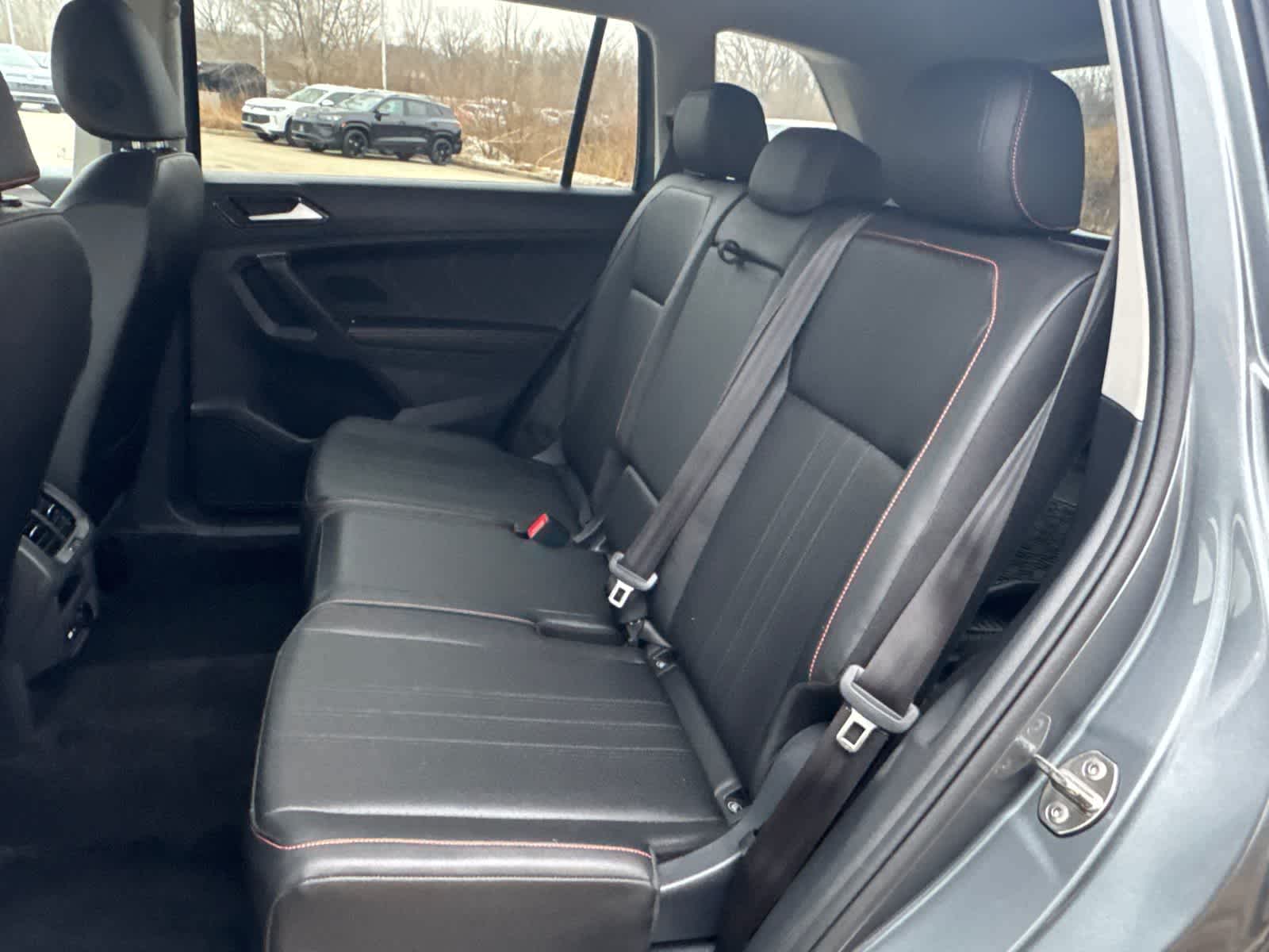 Thumbnail: 2024 Volkswagen Tiguan - 12