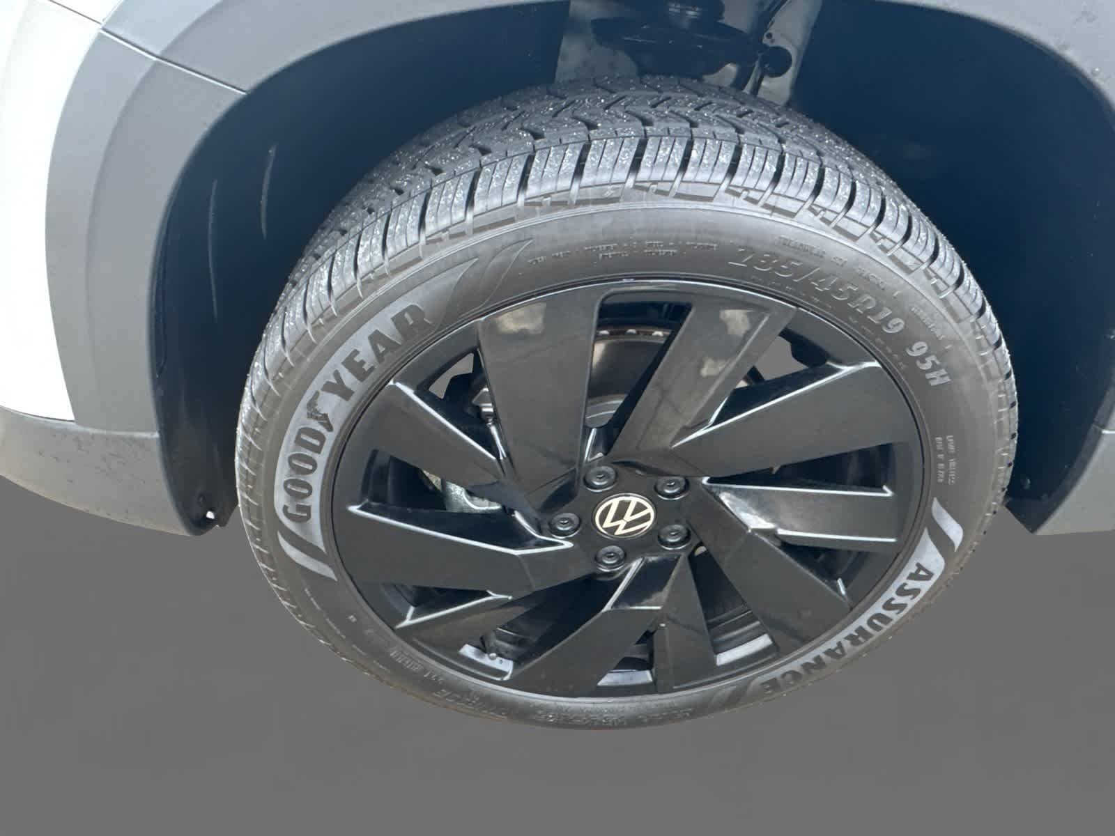 Thumbnail: 2024 Volkswagen Taos - 8