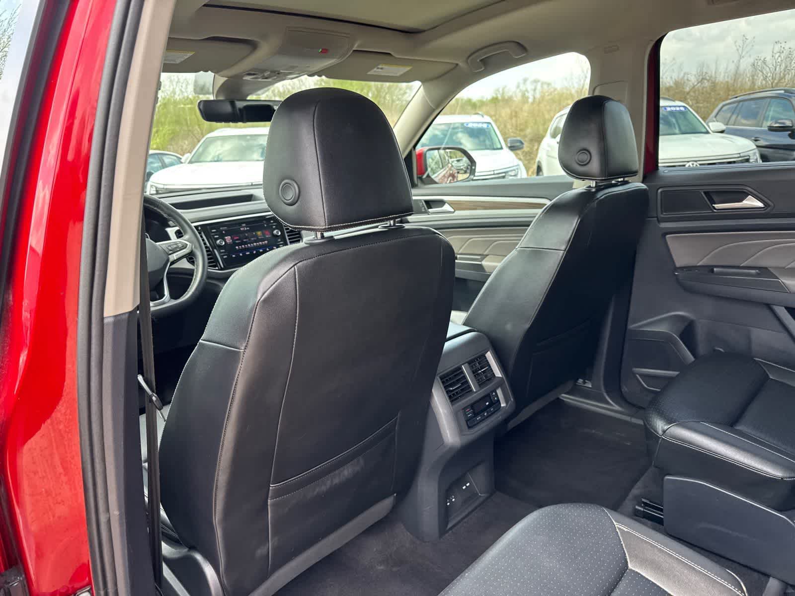 Thumbnail: 2022 Volkswagen Atlas - 13