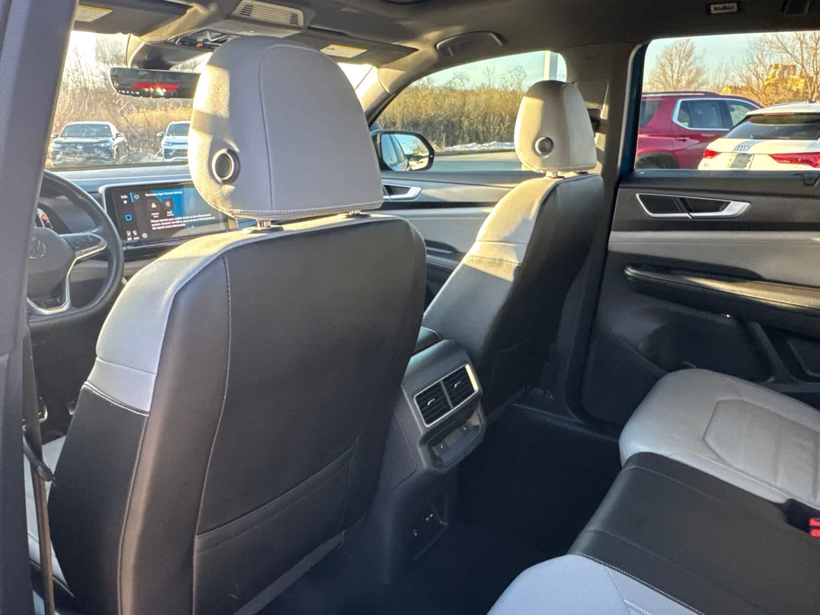 Thumbnail: 2025 Volkswagen Atlas - 13