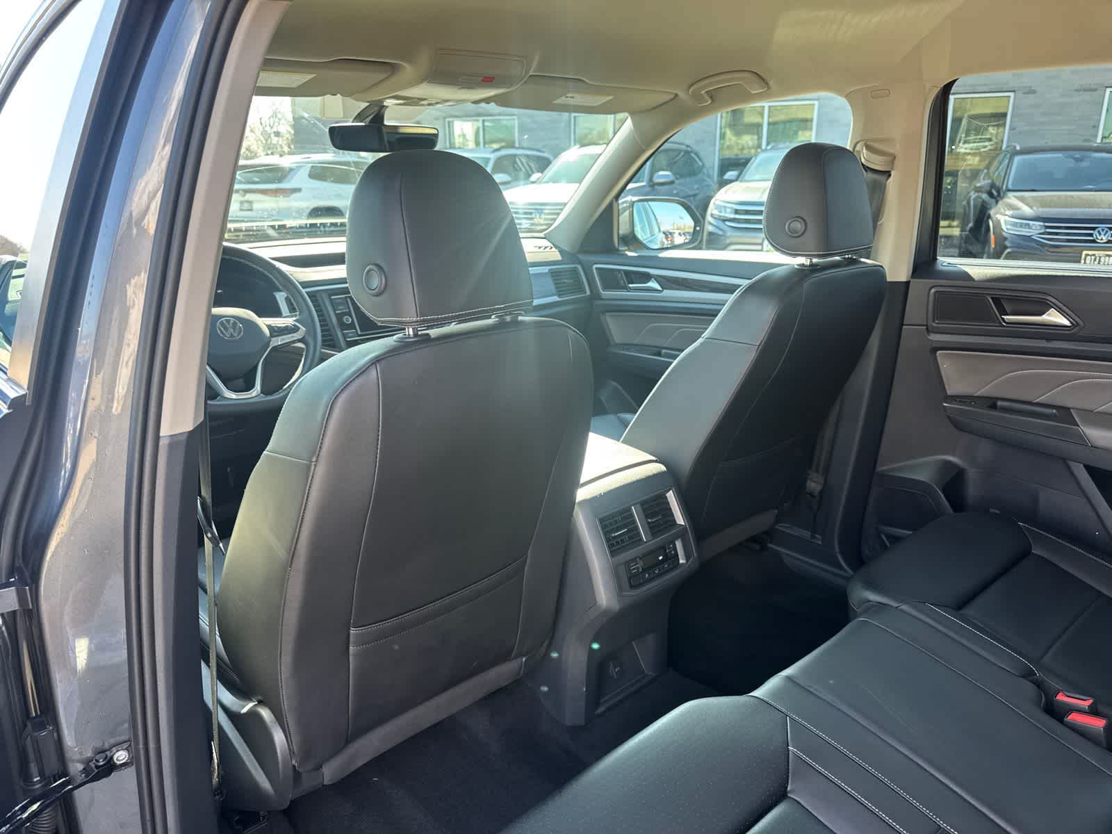 Thumbnail: 2023 Volkswagen Atlas - 13