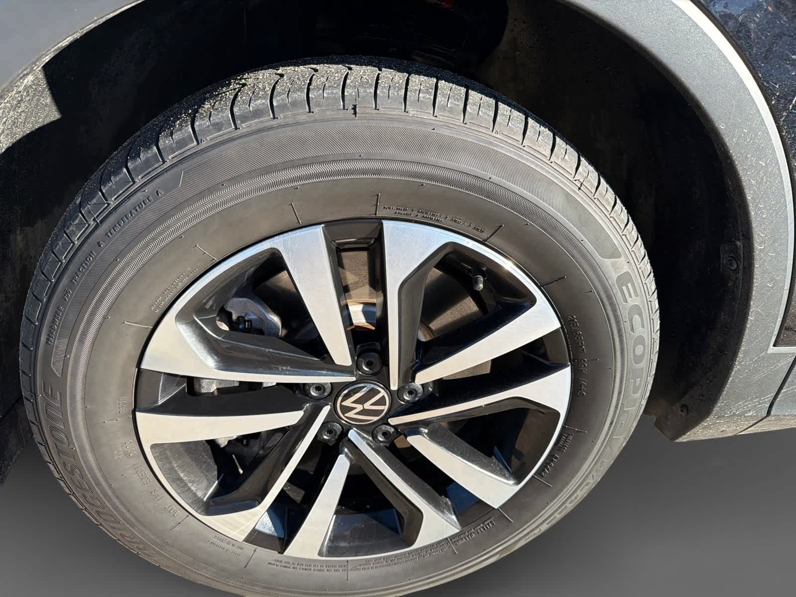 Thumbnail: 2023 Volkswagen Tiguan - 8