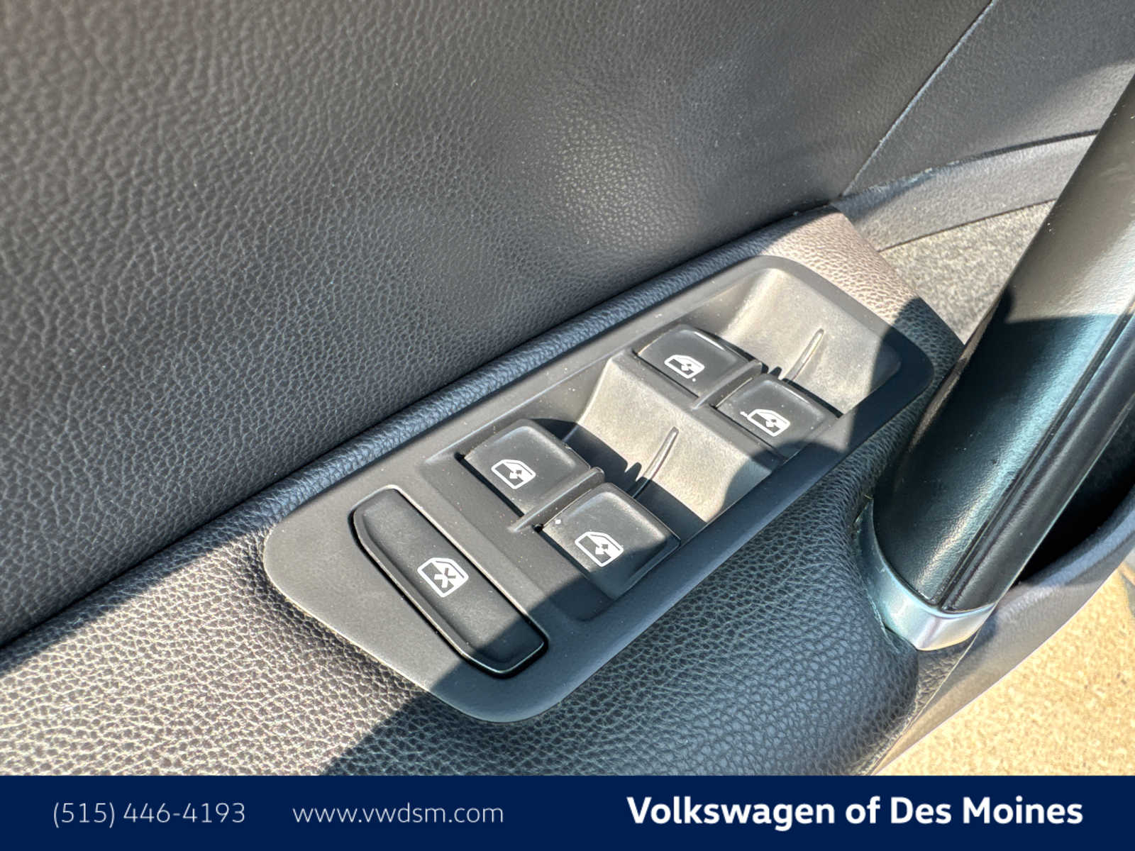 Thumbnail: 2020 Volkswagen Golf - 23