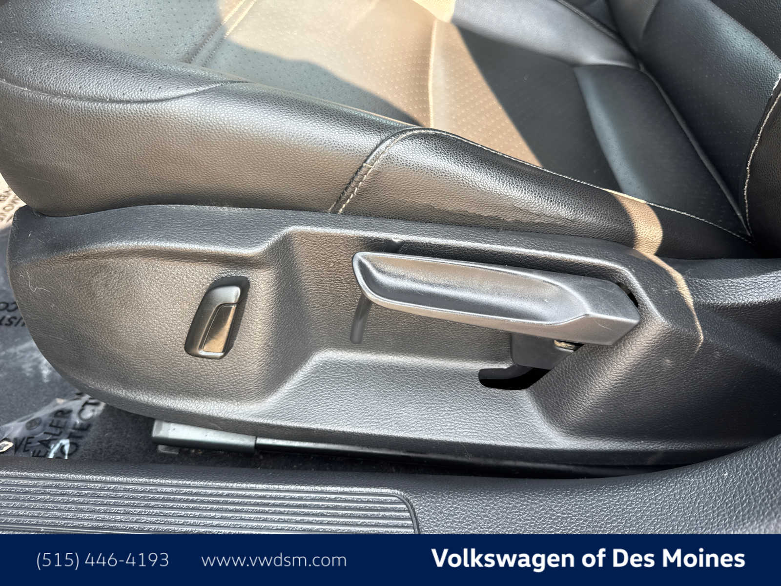 Thumbnail: 2020 Volkswagen Golf - 24