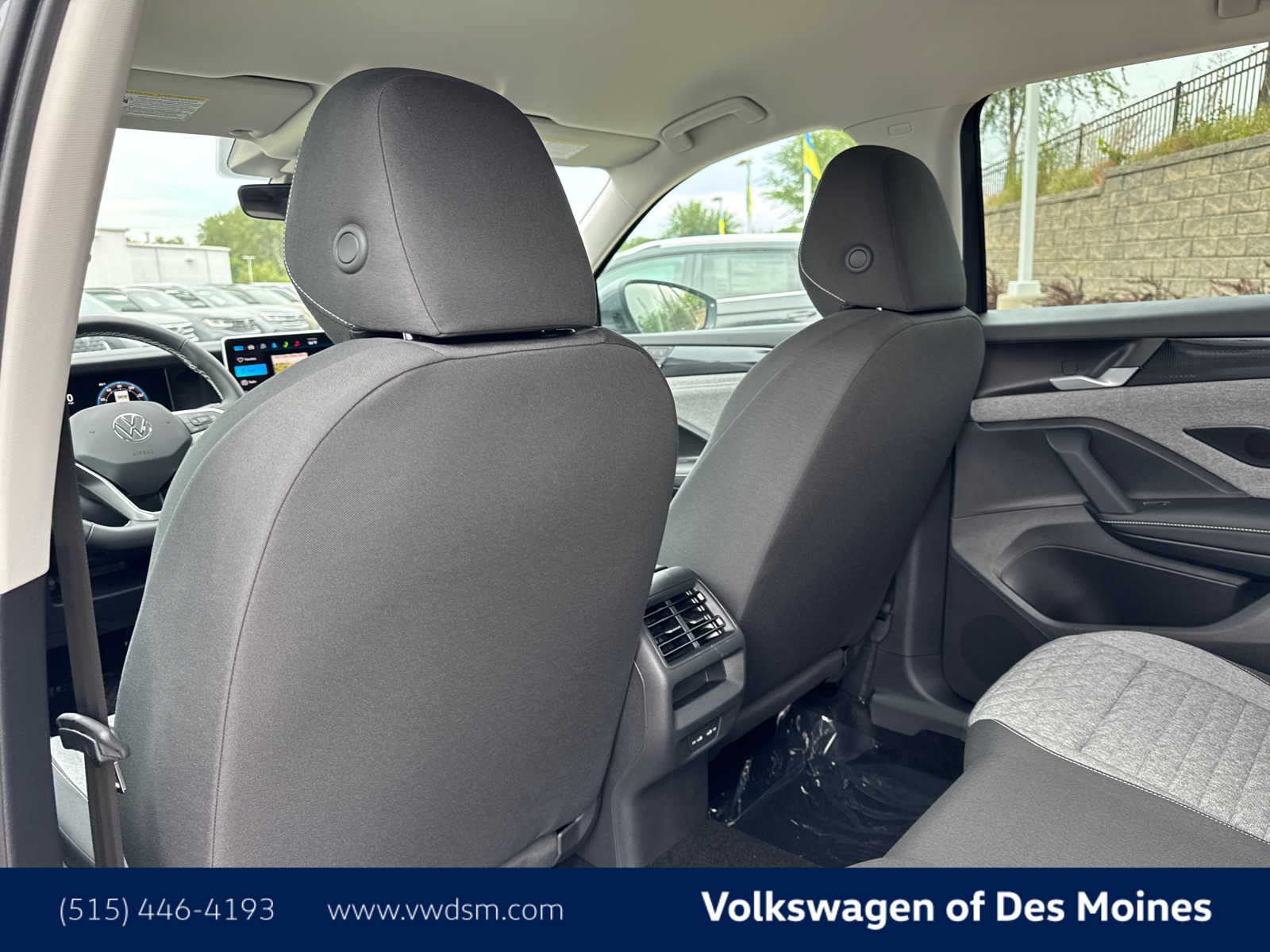 Thumbnail: 2025 Volkswagen Tiguan - 13