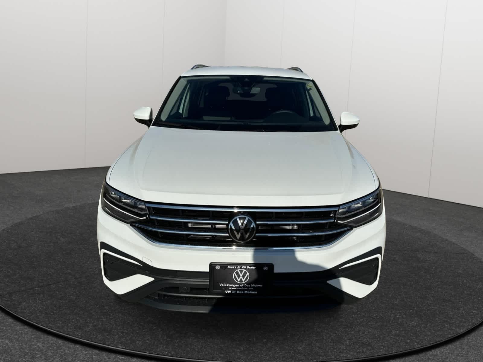 Thumbnail: 2024 Volkswagen Tiguan - 7