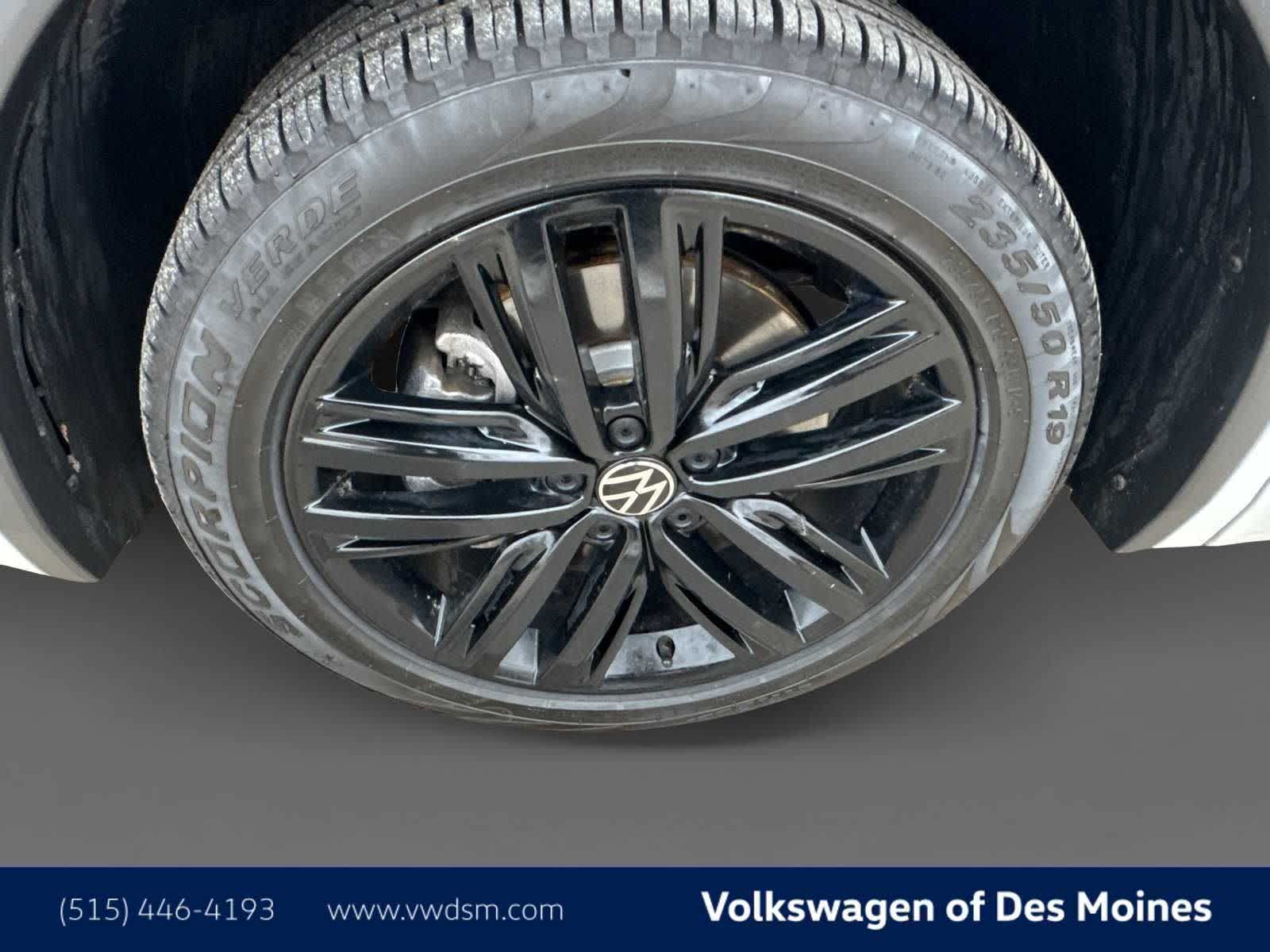 Thumbnail: 2022 Volkswagen Tiguan - 8