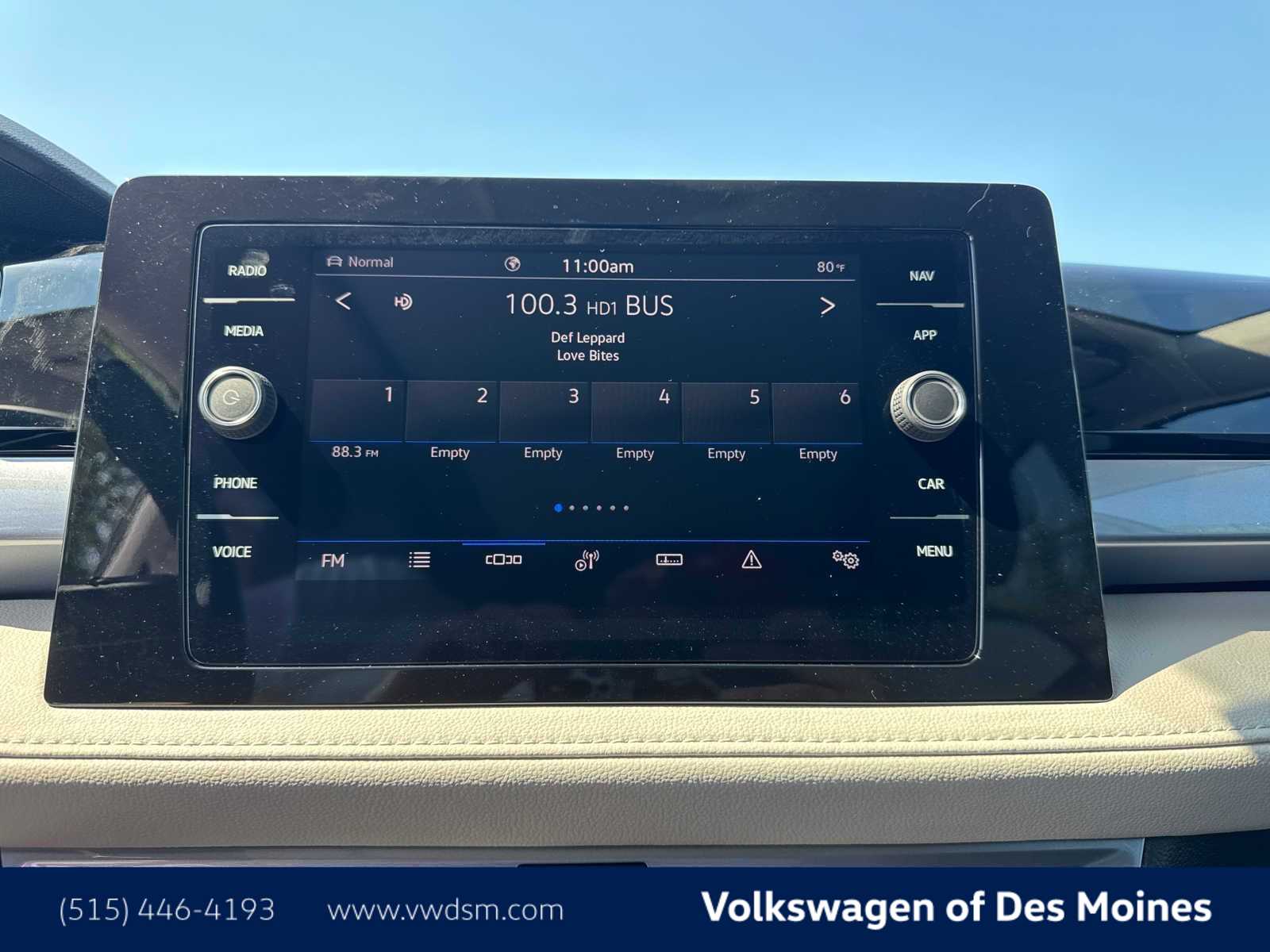 Thumbnail: 2025 Volkswagen Taos - 17