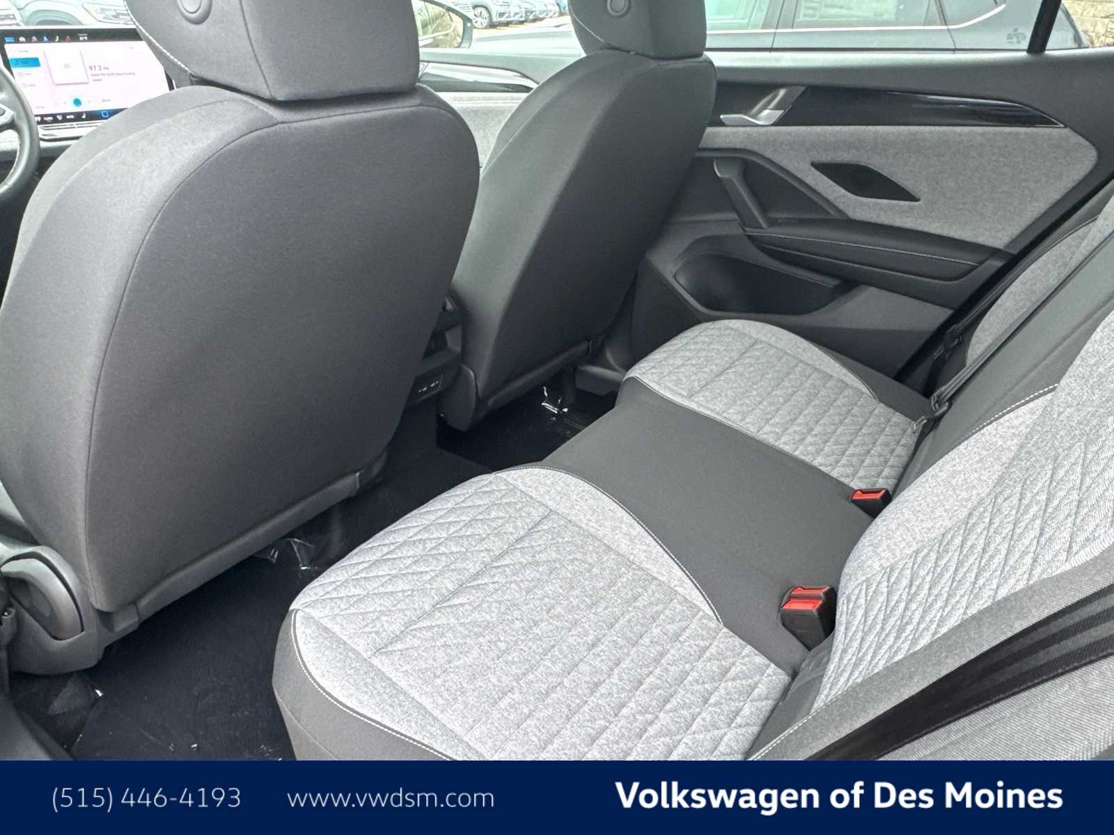 Thumbnail: 2025 Volkswagen Tiguan - 12