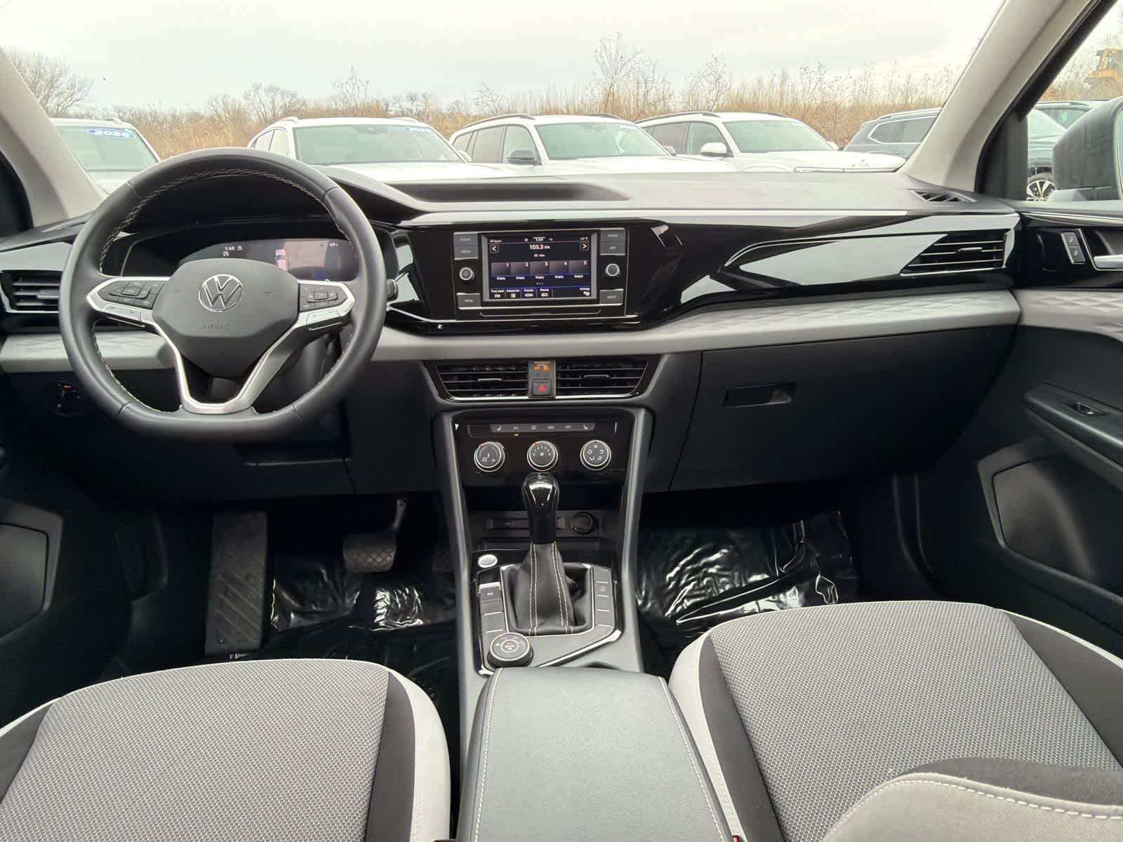 Thumbnail: 2023 Volkswagen Taos - 10