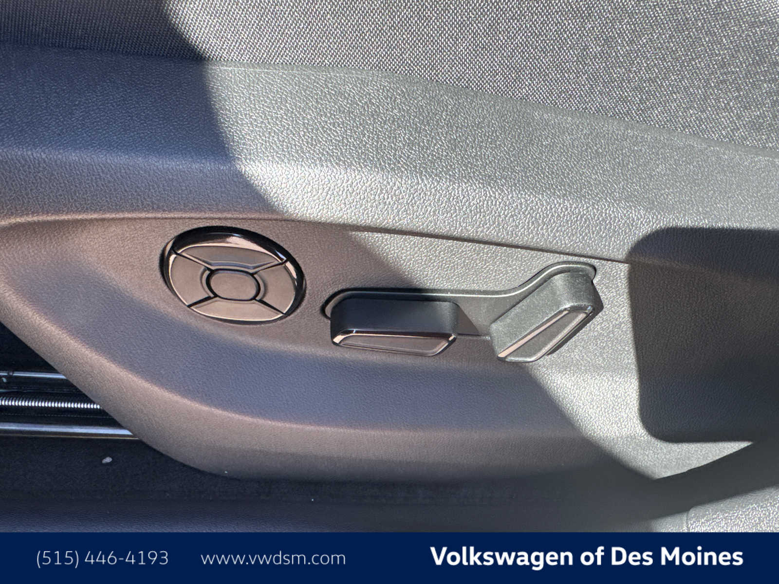 Thumbnail: 2025 Volkswagen Tiguan - 24