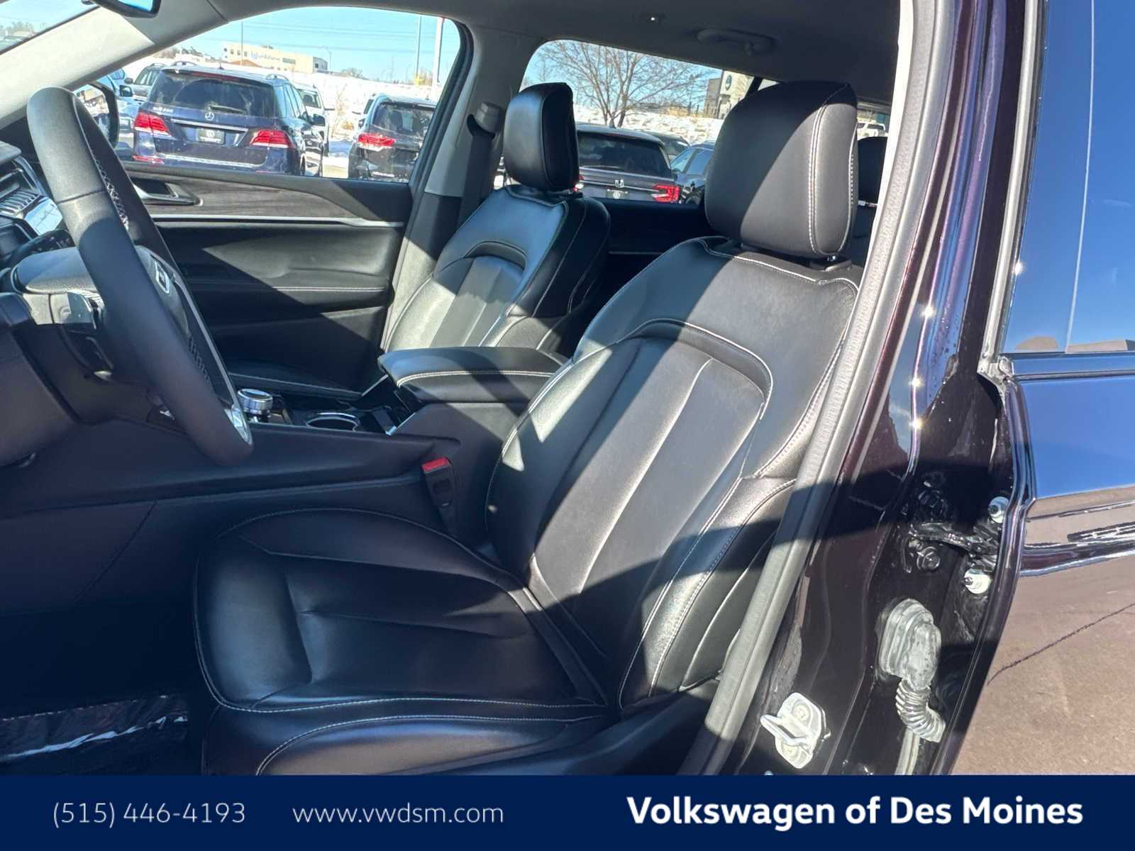 Thumbnail: 2023 Jeep Grand Cherokee - 11