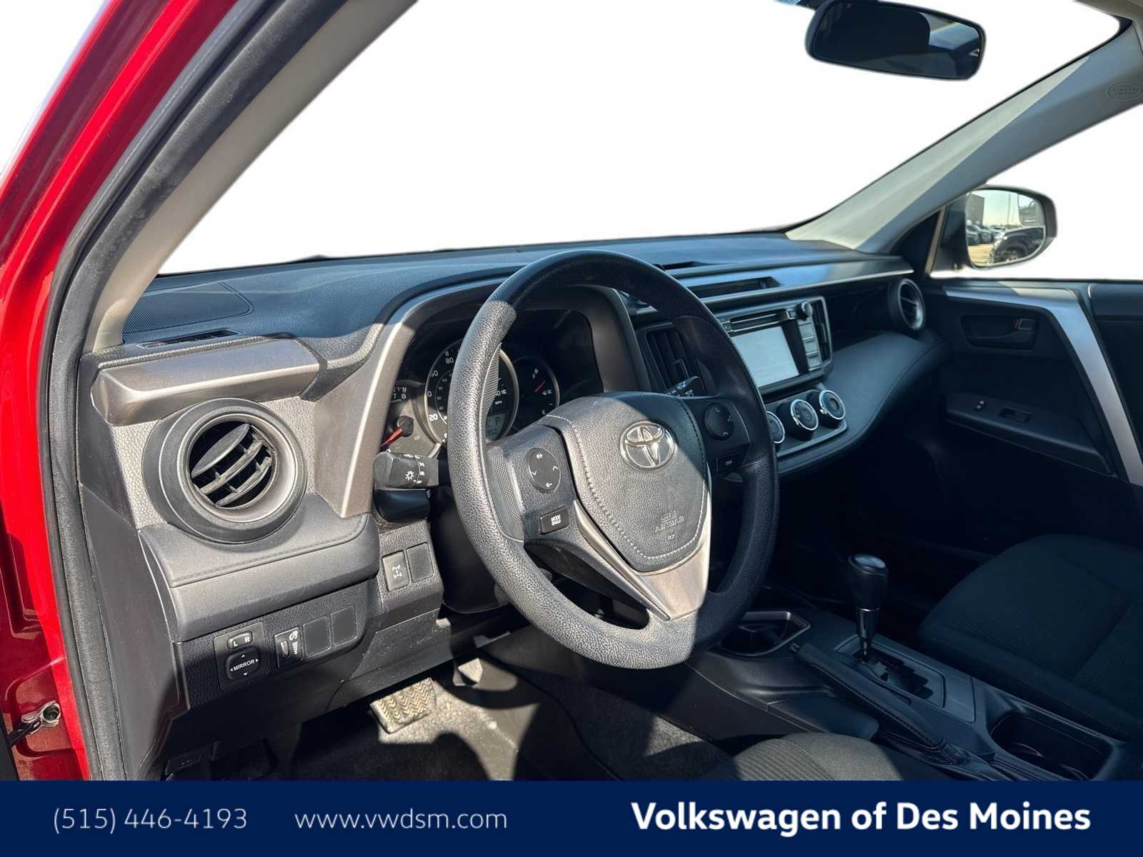 Thumbnail: 2016 Toyota RAV4 - 2