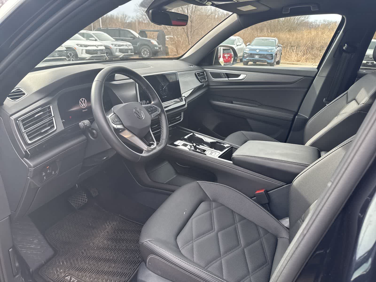 Thumbnail: 2025 Volkswagen Atlas - 3