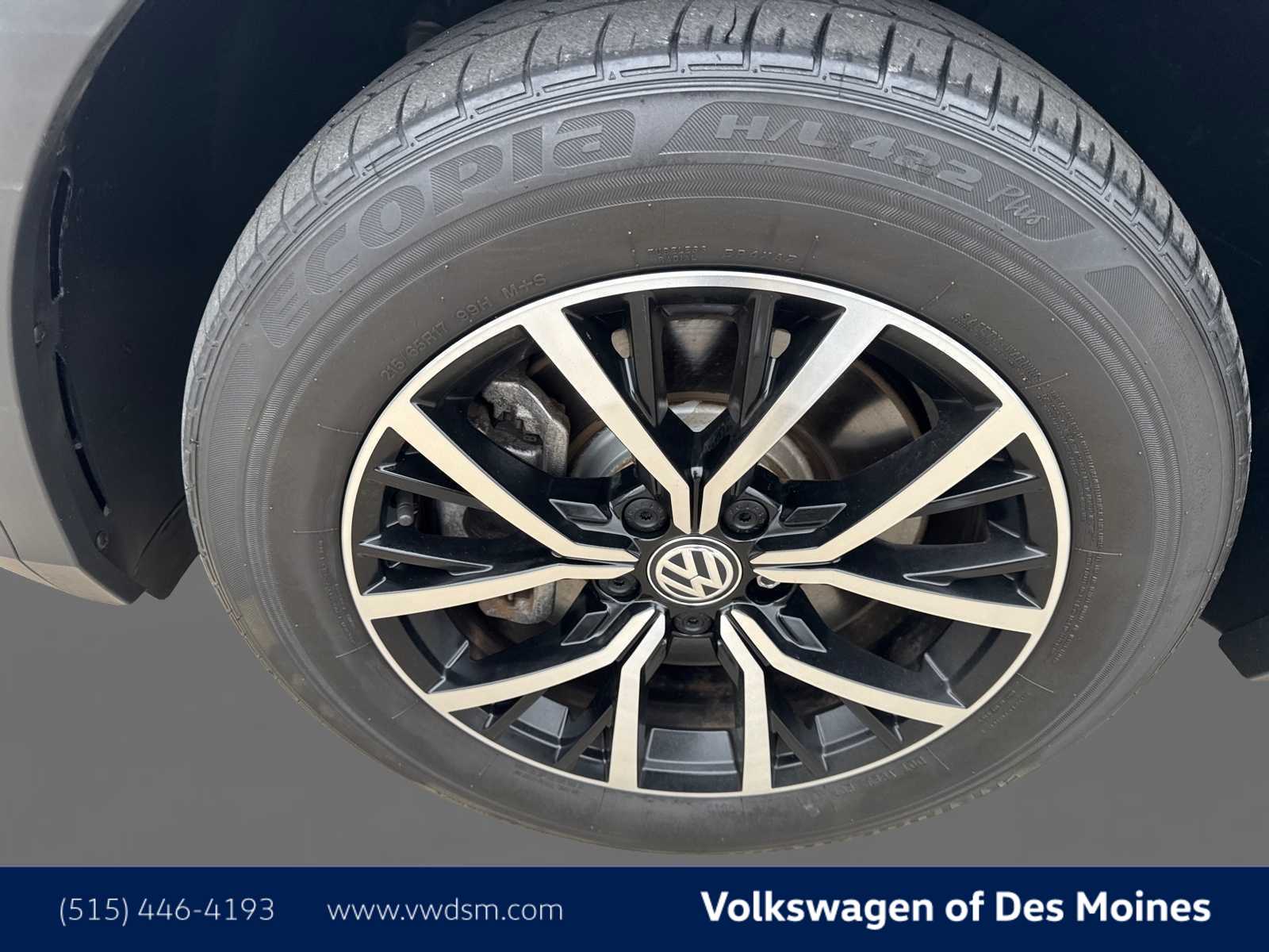 Thumbnail: 2021 Volkswagen Tiguan - 8