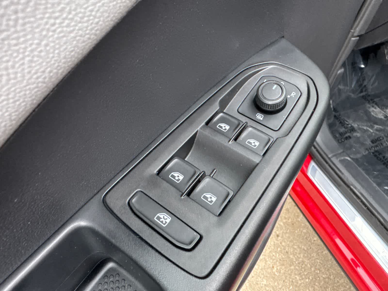 Thumbnail: 2022 Volkswagen Taos - 23