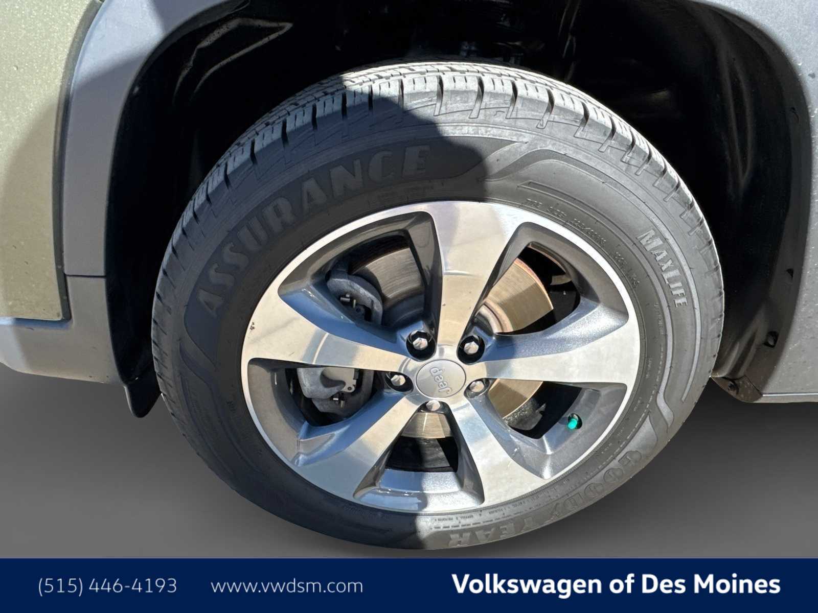 Thumbnail: 2019 Jeep Cherokee - 8