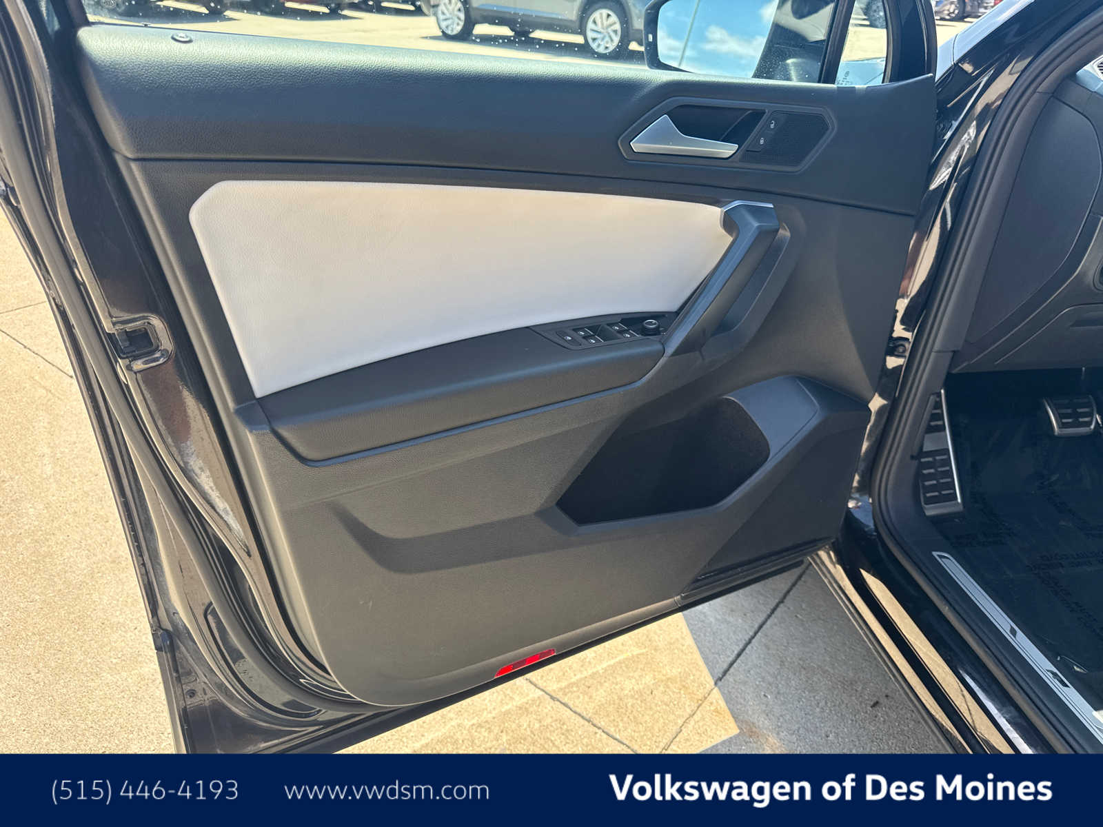 Thumbnail: 2021 Volkswagen Tiguan - 22
