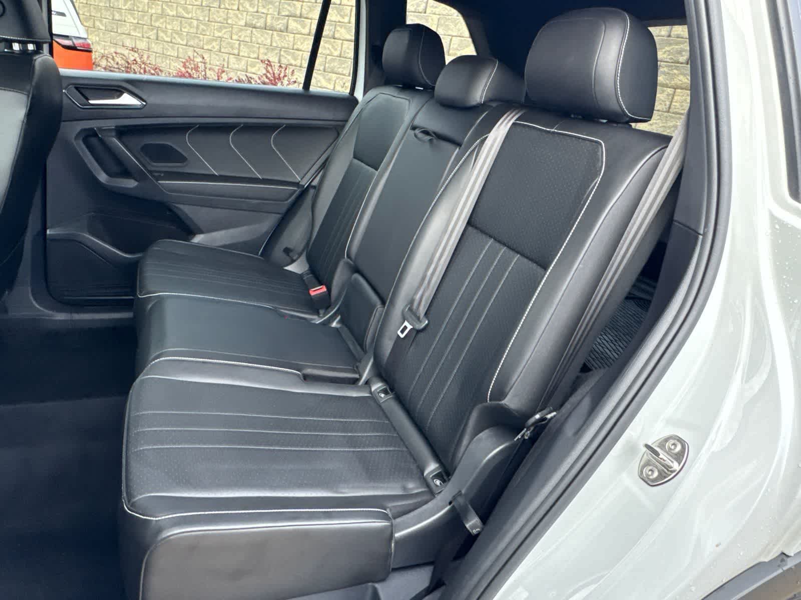 Thumbnail: 2022 Volkswagen Tiguan - 12