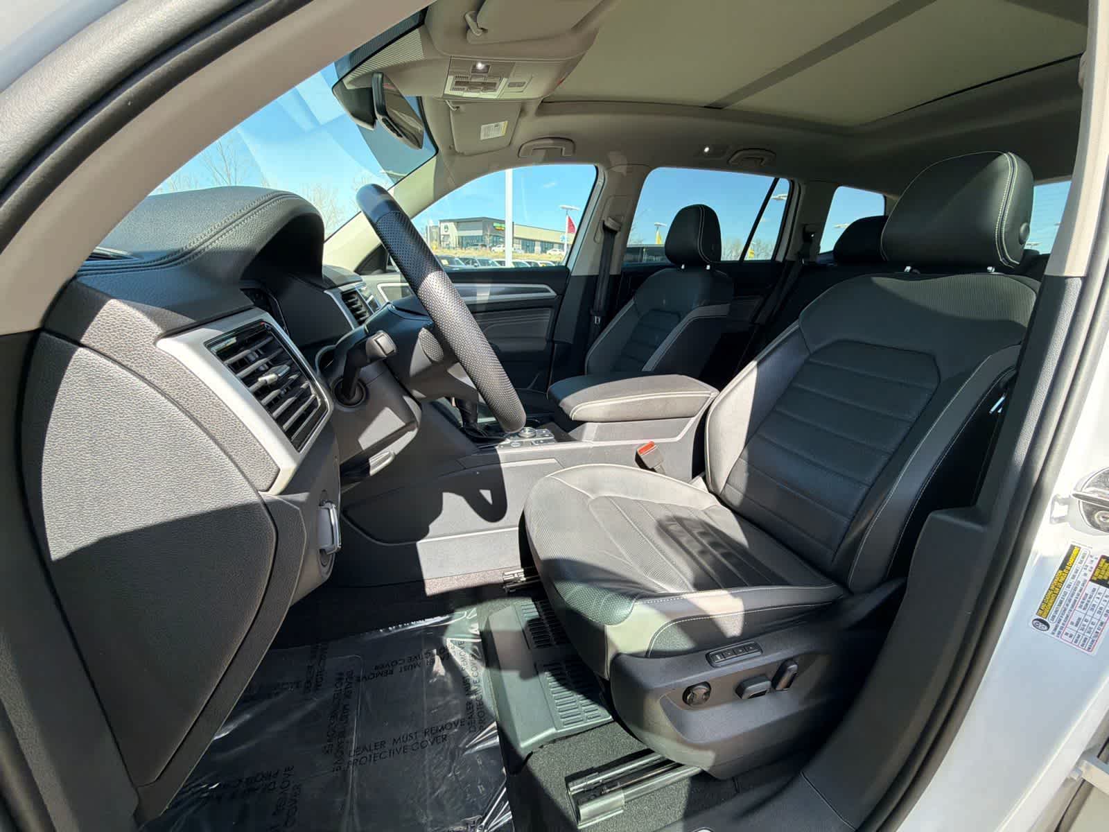 Thumbnail: 2023 Volkswagen Atlas - 11