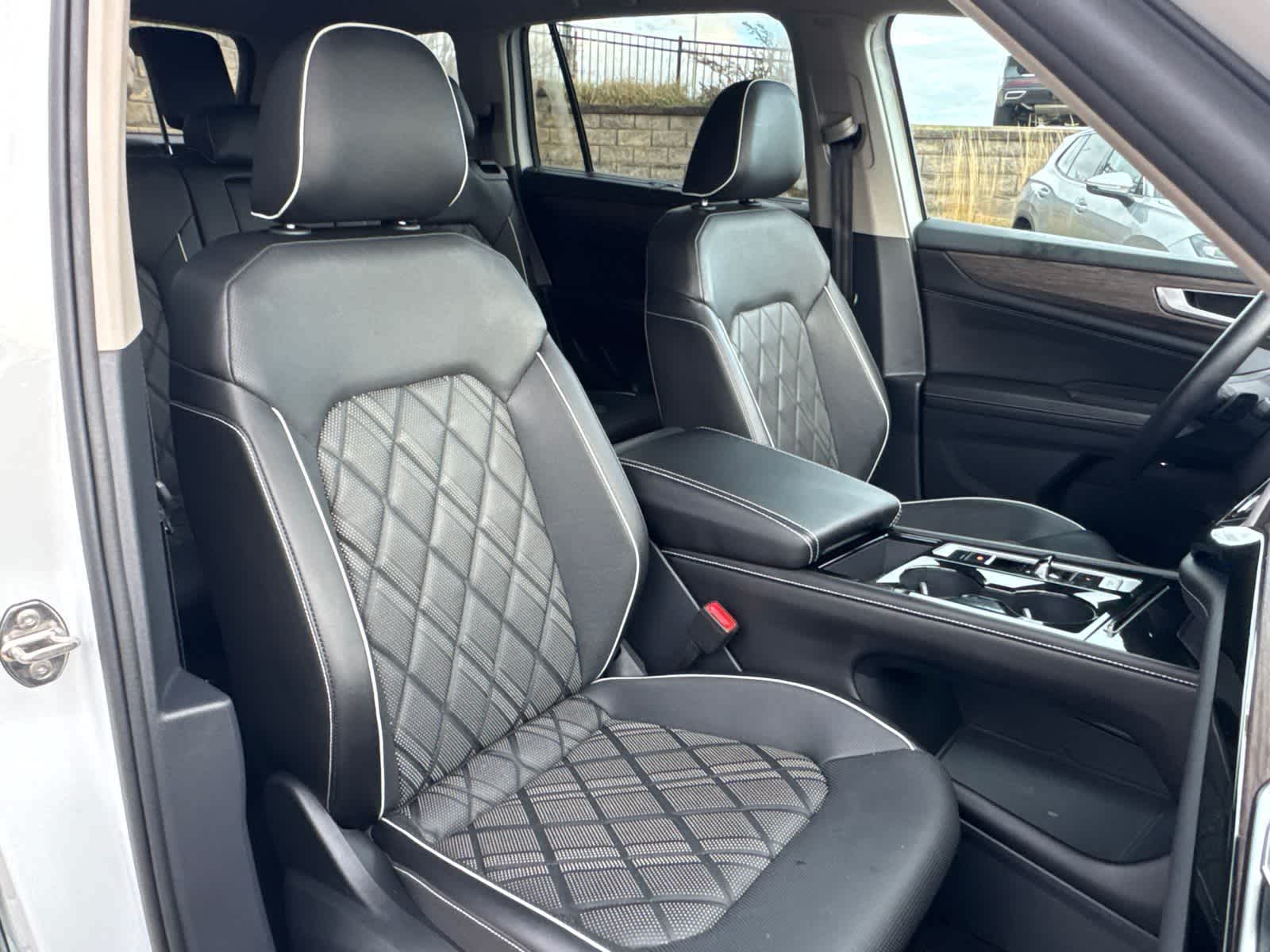 Thumbnail: 2024 Volkswagen Atlas - 14