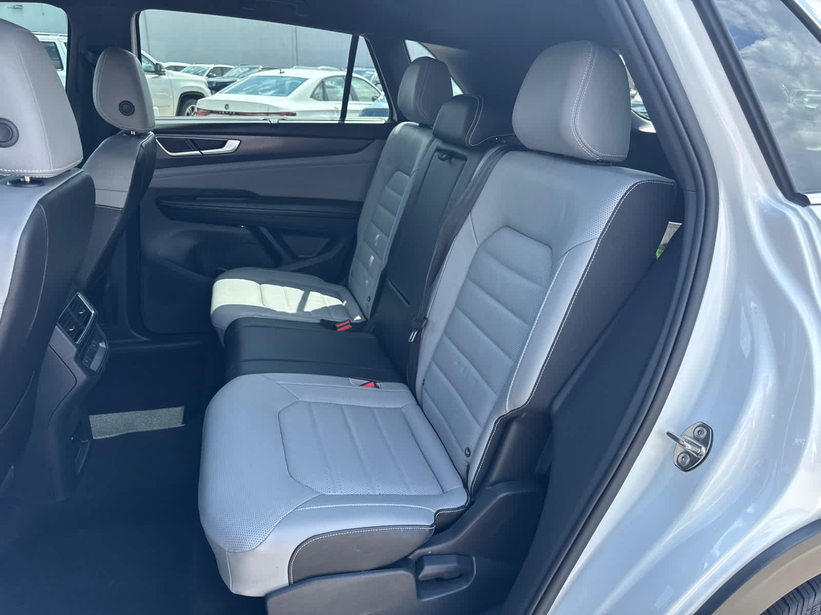 Thumbnail: 2025 Volkswagen Atlas - 12