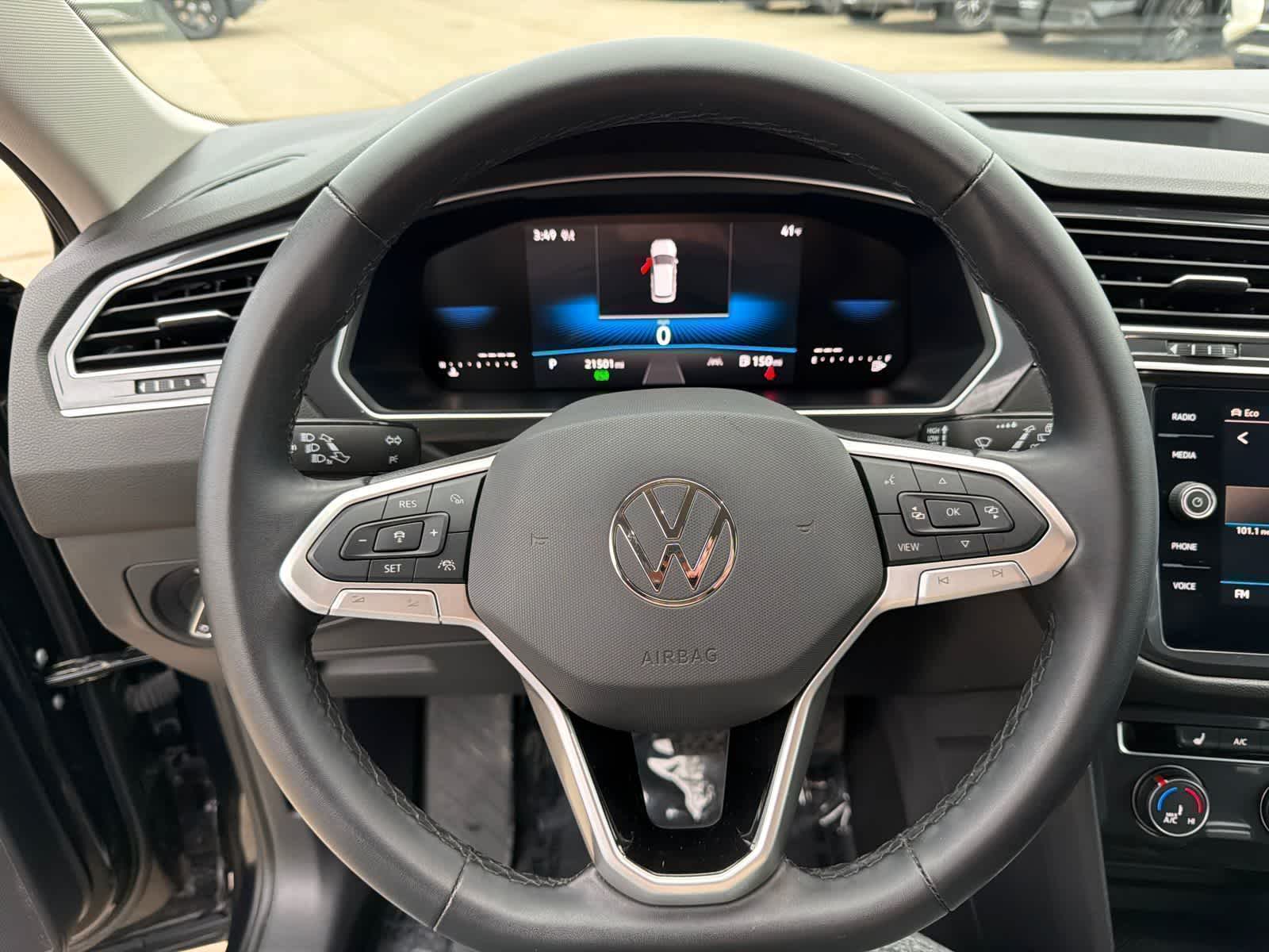 Thumbnail: 2024 Volkswagen Tiguan - 15