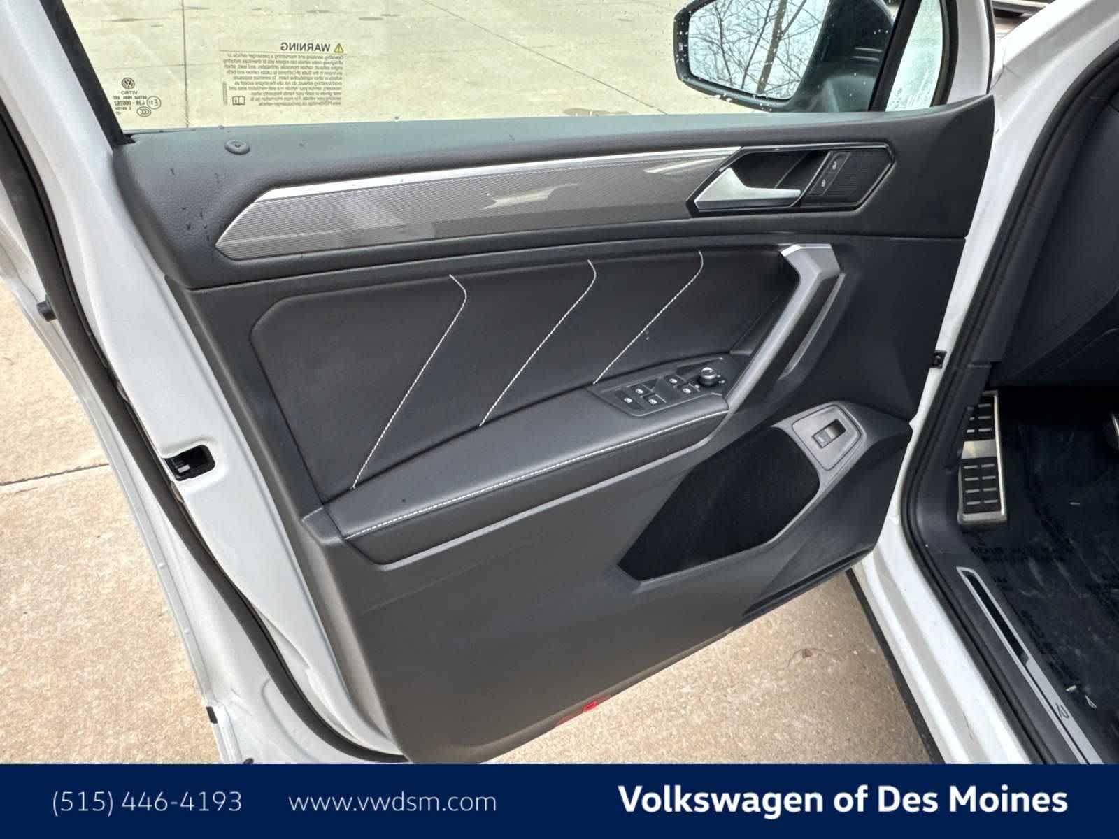 Thumbnail: 2022 Volkswagen Tiguan - 22