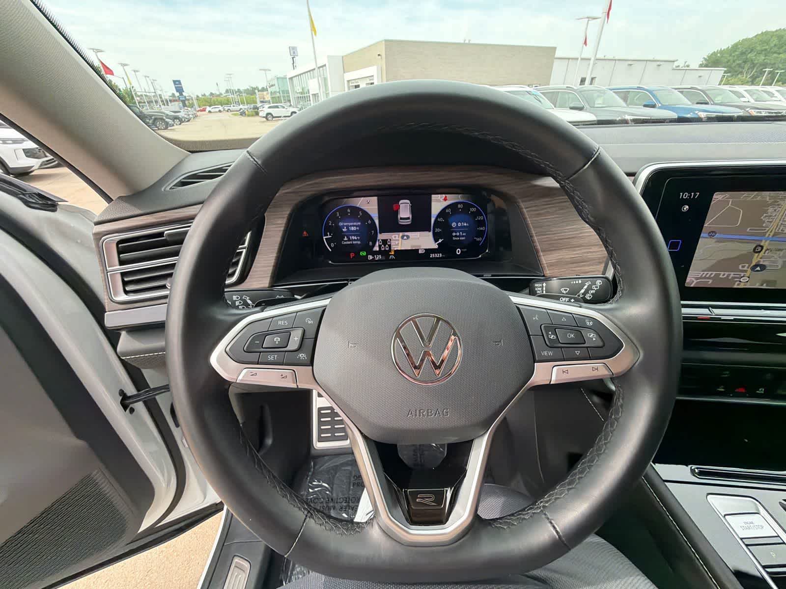 Thumbnail: 2024 Volkswagen Atlas - 16