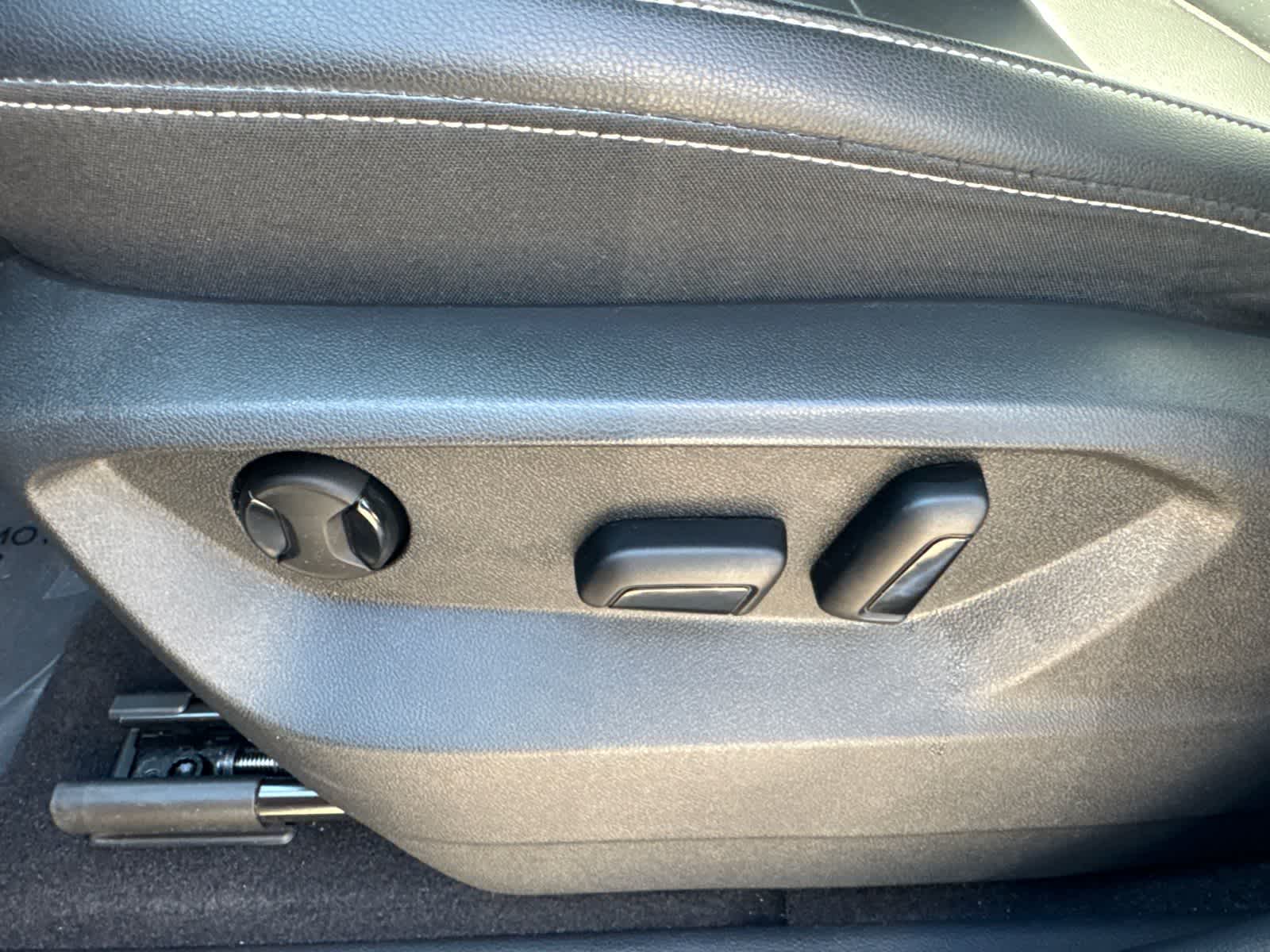 Thumbnail: 2023 Volkswagen Atlas - 24