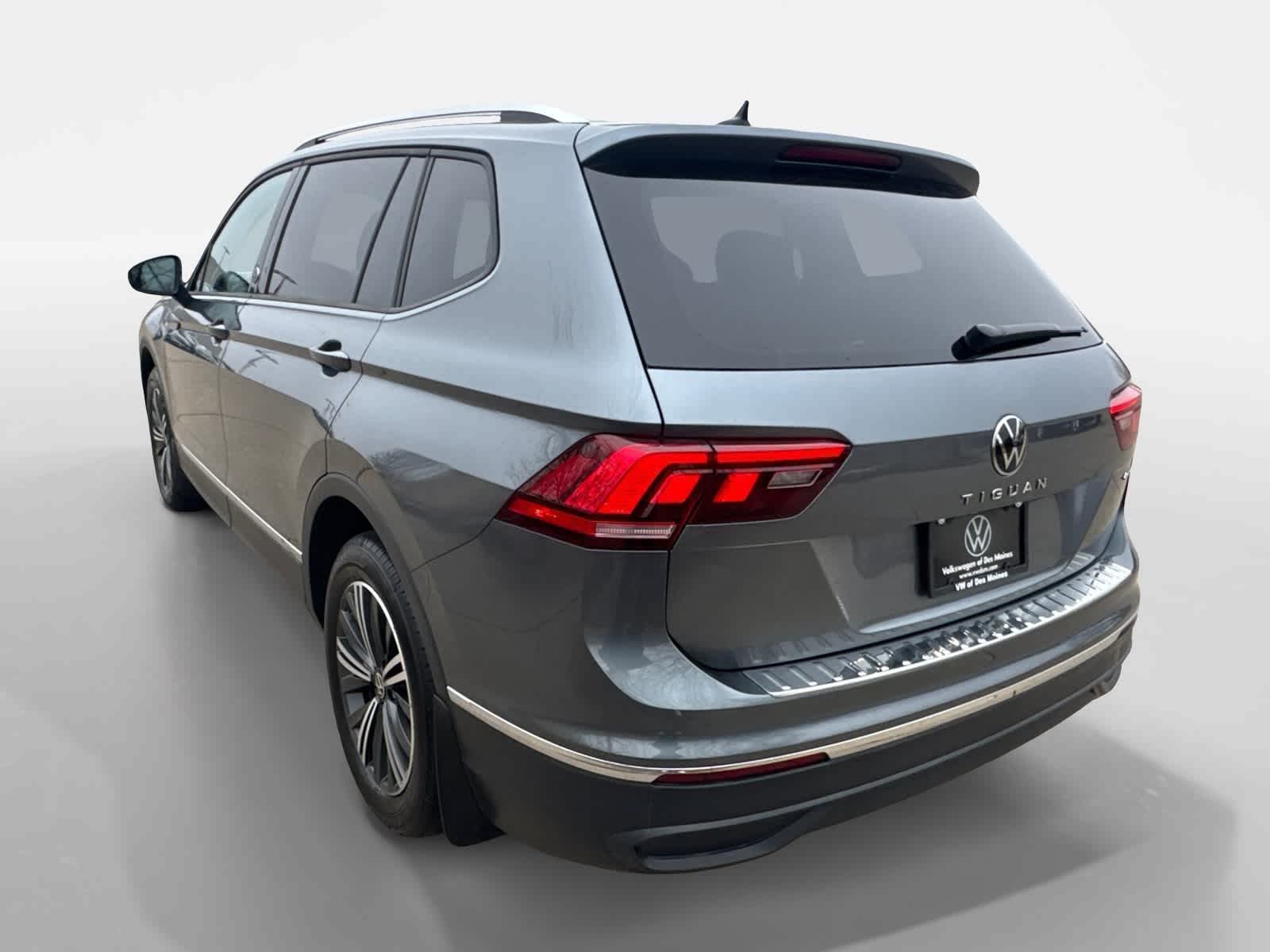 Thumbnail: 2024 Volkswagen Tiguan - 4