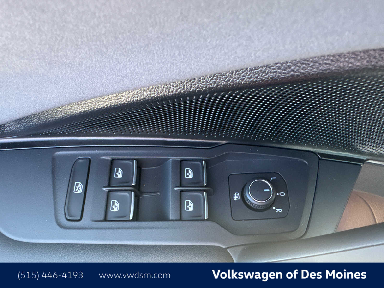 Thumbnail: 2025 Volkswagen Tiguan - 23