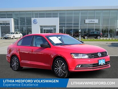 used 2017 volkswagen sedan 1 8t sport tornado red for sale at lithia motors stock hm303162v used 2017 volkswagen sedan 1 8t sport