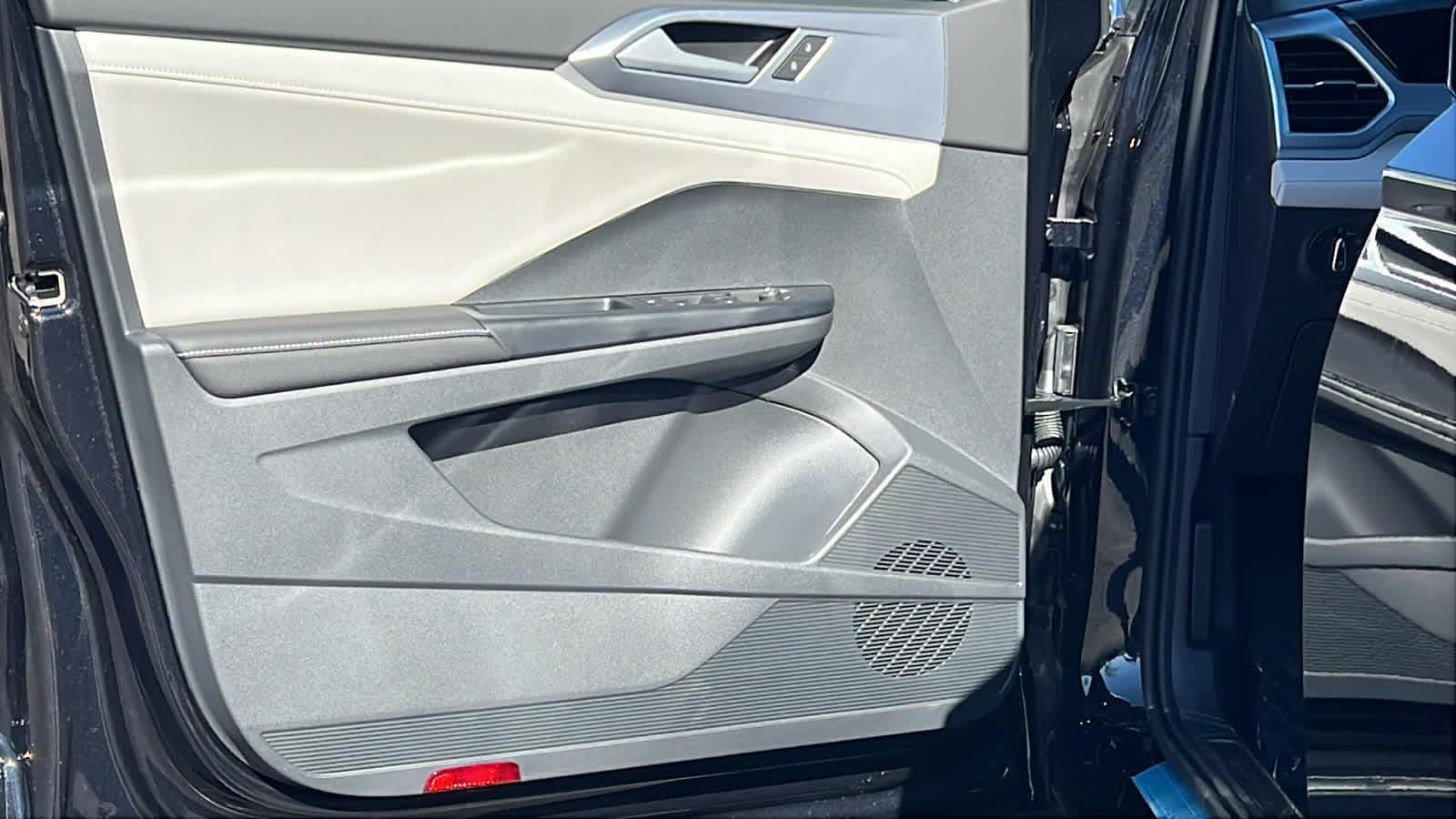 Thumbnail: 2025 Volkswagen Taos - 23