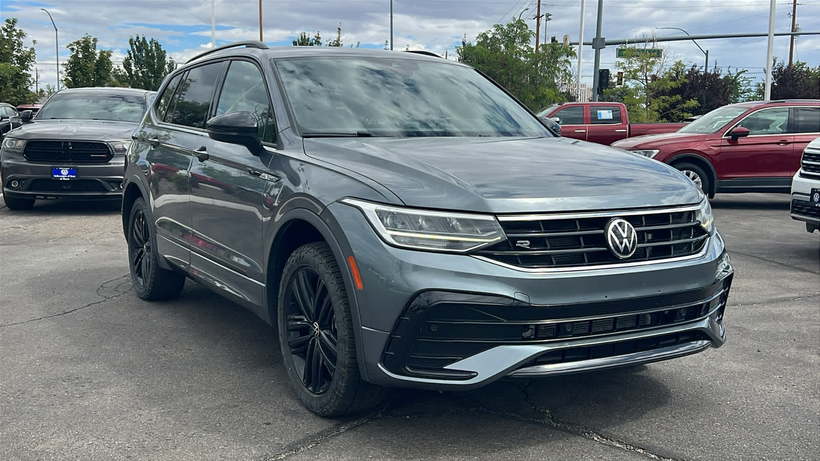 Thumbnail: 2022 Volkswagen Tiguan - 3