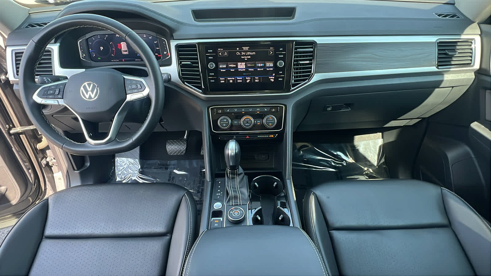 Thumbnail: 2023 Volkswagen Atlas - 26